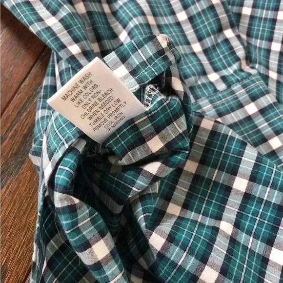 Croft & Barrow Men’s L Blue/Green and White Plaid Button Down Collared Shirt - Picture 8 of 9